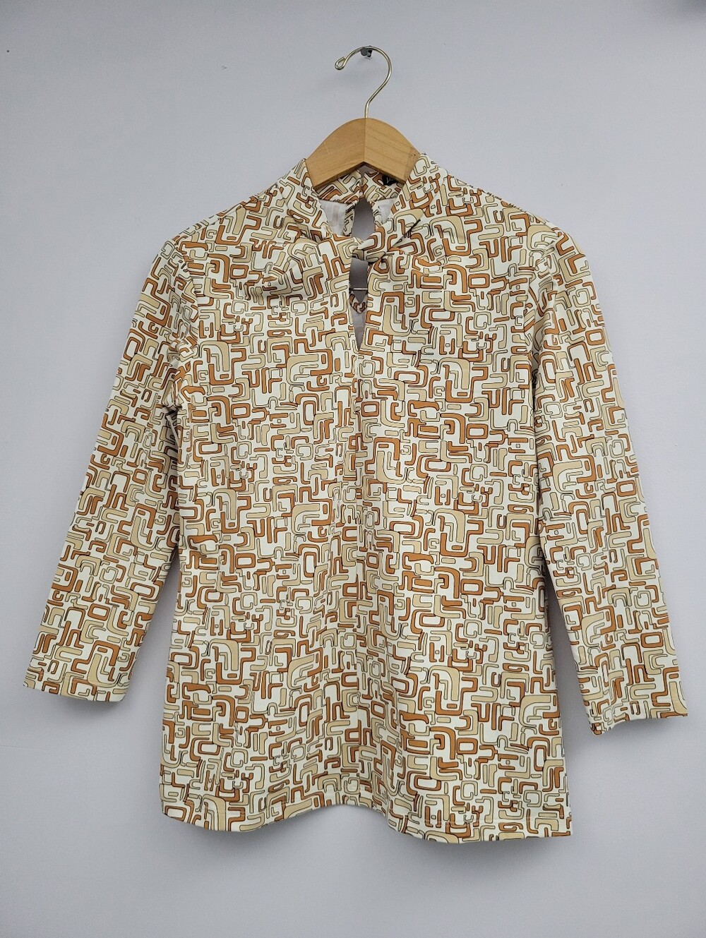 J Mclaughlin Catalina Cloth Retro Geoprint Three Quarter Sleeve Mock Neck Top XS